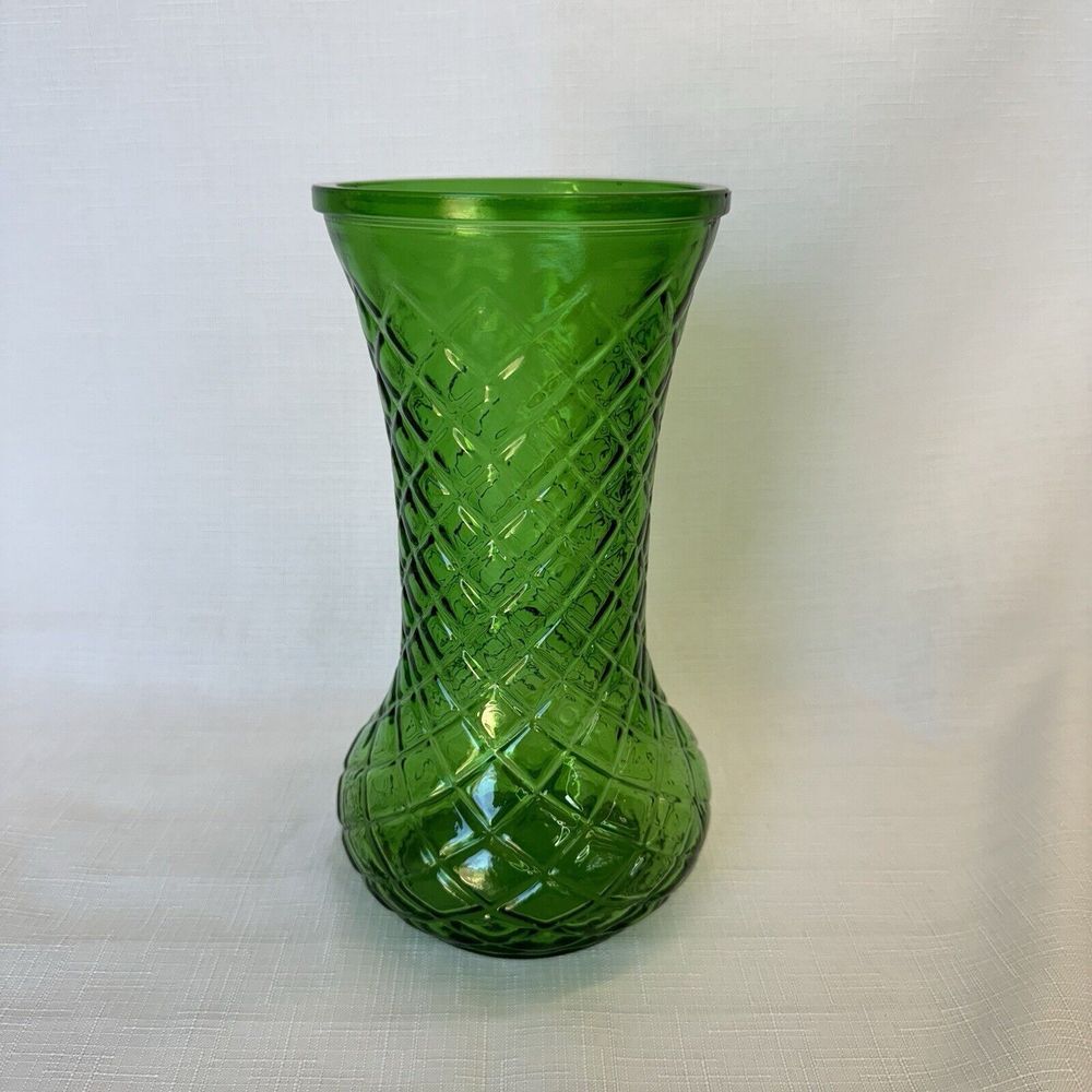 VINTAGE HOOSIER‎ Green Diamond Patterned Glass Vase #4086